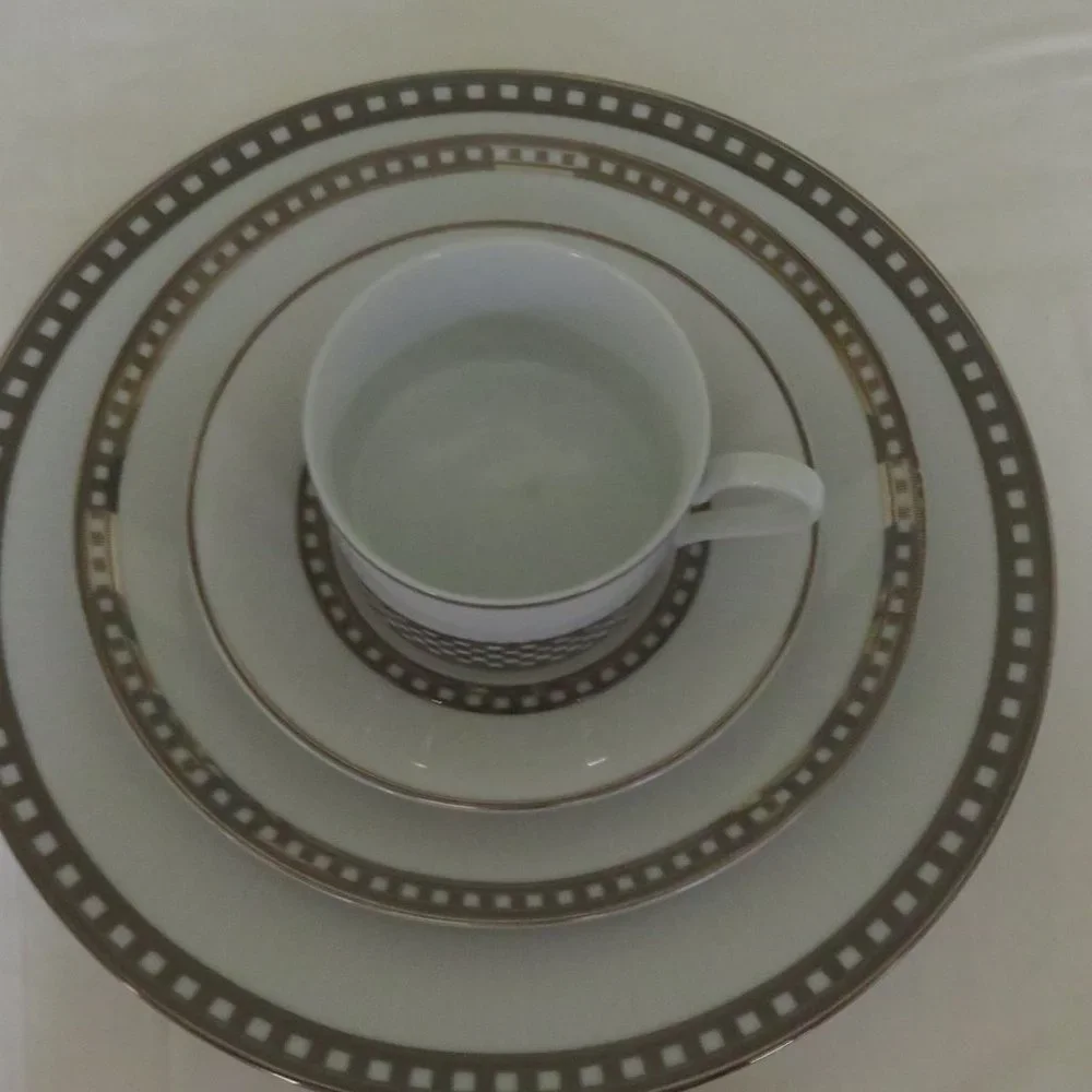 Mikasa Fine china ( starter set )